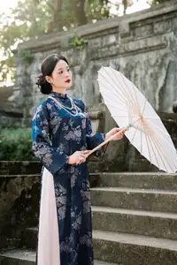 Elegant Traditional Ao Dai Beauty: Capturing Asian Grace in Golden Hour Light.-10