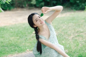 Elegant Summer Aesthetic Portrait Series: Art Language Vol.9364 featuring Model Bu Yao Zhang Rou in a Sweet Mint Breeze Setting-0