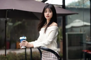 Capturing the Soft Essence of Autumn with Xiao Le Ge Fei Xiang-10