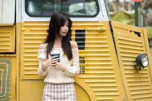 Capturing the Soft Essence of Autumn with Xiao Le Ge Fei Xiang-9