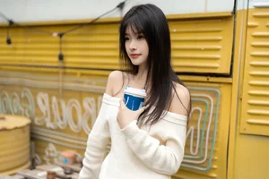 Capturing the Soft Essence of Autumn with Xiao Le Ge Fei Xiang-2