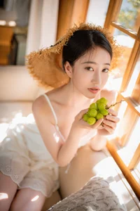 Eternal Summer: Capturing Nian Nian’s Radiant Aesthetic in Summer Story Photo Series-15