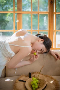 Eternal Summer: Capturing Nian Nian’s Radiant Aesthetic in Summer Story Photo Series-6