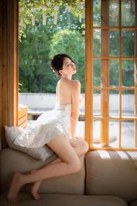 Eternal Summer: Capturing Nian Nian’s Radiant Aesthetic in Summer Story Photo Series-5