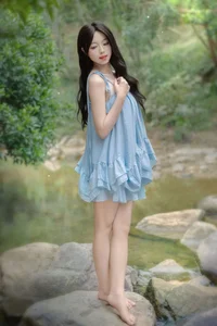 Early Summer Aesthetic: YiTuYu Art Language Vol.9277 Featuring Model Qi Qi in Lush Emerald Nature Photography-18