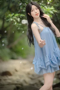 Early Summer Aesthetic: YiTuYu Art Language Vol.9277 Featuring Model Qi Qi in Lush Emerald Nature Photography-16