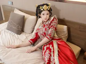 Li Shuang Er: Traditional Beauty in Vibrant Xiùhéfú from XiuRen model Part01-29