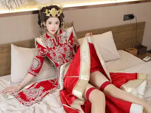 Li Shuang Er: Traditional Beauty in Vibrant Xiùhéfú from XiuRen model Part01-44