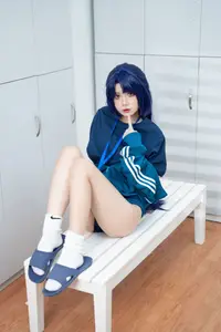 Coser PoppaChan Hayase Yuuka Part01: Dynamic & Alluring Locker Room Cosplay-10
