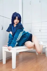 Coser PoppaChan Hayase Yuuka Part01: Dynamic & Alluring Locker Room Cosplay-3