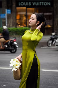 VGU No.41: Elegant Vietnamese Ao Dai Beauty Timeless Charm of Asian Women-5