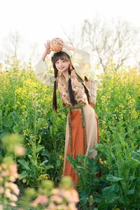 Lạc Bước Giữa Đồng Hoa Cải Vàng Cùng Nàng Thơ Xia Yu Xiao Nian-34