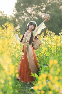 Lạc Bước Giữa Đồng Hoa Cải Vàng Cùng Nàng Thơ Xia Yu Xiao Nian-4