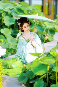 Xiao Du Tong Xue: Elegant Sunset Creek Portrait Series from YiTuYu Art Language Vol.9376 - Aesthetic Outdoor Lifestyle Photography-31