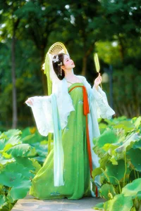 Xiao Du Tong Xue: Elegant Sunset Creek Portrait Series from YiTuYu Art Language Vol.9376 - Aesthetic Outdoor Lifestyle Photography-32