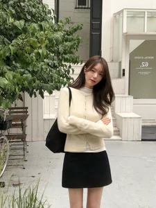 Lunar New Year 2026 Fashion: 4 Short Style Essentials to Look Taller and Younger Instantly-10