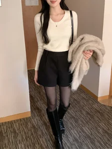 Lunar New Year 2026 Fashion: 4 Short Style Essentials to Look Taller and Younger Instantly-5