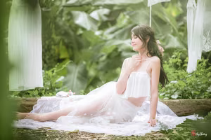 VGU No.101: Ethereal Beauty and Serenity in a Lush Garden-2
