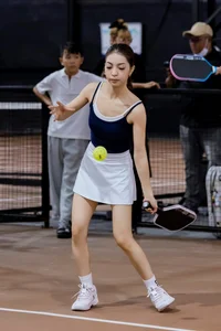 Pickleball Chic: Elevate Your Court Style with Nhat Le’s Radiant Athleisure Inspiration-3