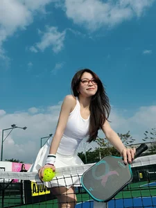 Pickleball Chic: Elevate Your Court Style with Nhat Le’s Radiant Athleisure Inspiration-9