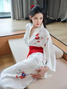 Discover the Serene Beauty of Li Shuang Er in Traditional Kimono by XiuRen Part01-20