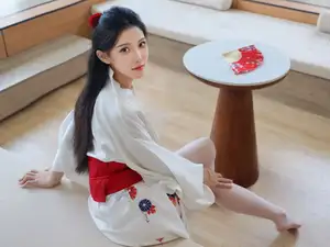 Discover the Serene Beauty of Li Shuang Er in Traditional Kimono by XiuRen Part01-26