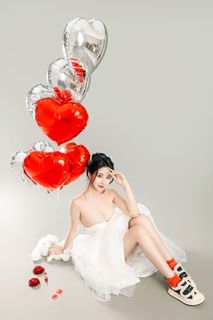 Coser Nnian LOVE Valentine's Special: Enchanting White Dress & Heart Balloons Photoshoot-11