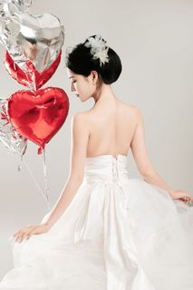 Coser Nnian LOVE Valentine's Special: Enchanting White Dress & Heart Balloons Photoshoot-7