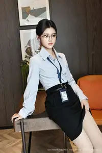 XiuRen No10674 Nuo Li Zi Unveiling Her Captivating Office Charm-40