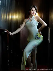 XiuRen No.10749: Li Li An Na O's Elegant Cheongsam Photoshoot Captures Timeless Asian Beauty-0
