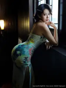 XiuRen No.10749: Li Li An Na O's Elegant Cheongsam Photoshoot Captures Timeless Asian Beauty-18