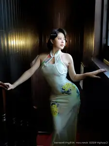 XiuRen No.10749: Li Li An Na O's Elegant Cheongsam Photoshoot Captures Timeless Asian Beauty-28