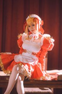 Coser Kanoko Chitanda as Nero Maid | Elegant Cosplay Portrait-5