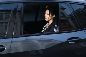 YiTuYu Vol.8764: Discover the Elegant Beauty of Qi Miao in a Private Space-12