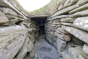 Exploring Skara Brae: Discover the 5,000-Year-Old Neolithic Village in Scotland’s Orkney Islands, Often Called the Pompeii of the North-7