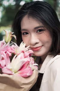 VGU No.56: The nostalgic beauty of a Vietnamese girl with gentle flowers, a dreamy and emotional gaze-4