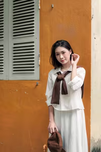 VGU No.56: The nostalgic beauty of a Vietnamese girl with gentle flowers, a dreamy and emotional gaze-1