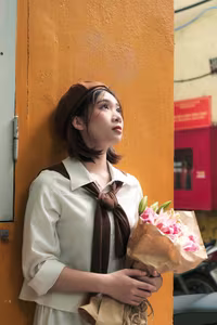 VGU No.56: The nostalgic beauty of a Vietnamese girl with gentle flowers, a dreamy and emotional gaze-3