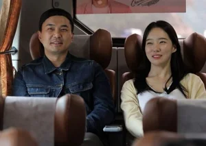 Korean Actress Kim Yu-ji's Romantic Valentine's Day Wedding: Elegant Bridal Style and Celebrity Marriage News-6