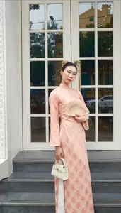 Nguyet Anh in Ao Dai: Volleyball Beauty Queen's Graceful New Year Look-3