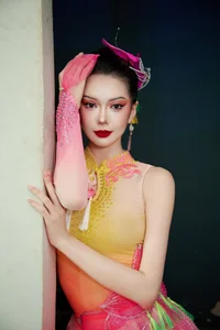 Do Yen Dan Radiates Sophistication in a Stunning Purple Silk Gown-3