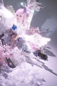 Portrays Mika Misono Blue Archive: Angelic Cosplay Beauty-11