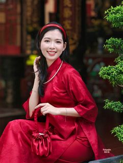 Graceful Vietnamese Woman in Traditional Ao Dai: A Portrait of Beauty-6