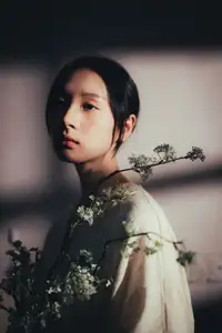 Fang Xiu: Captivating Serenity in Golden Light - YiTuYu Vol.8717 Art Language-7