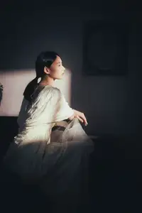 Fang Xiu: Captivating Serenity in Golden Light - YiTuYu Vol.8717 Art Language-9