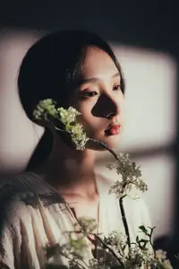 Fang Xiu: Captivating Serenity in Golden Light - YiTuYu Vol.8717 Art Language-12