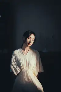 Fang Xiu: Captivating Serenity in Golden Light - YiTuYu Vol.8717 Art Language-4