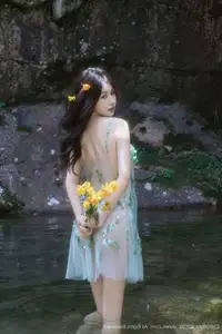 XiuRen No 10756 Enchanting Yin Tian Tian Sunny A Muse Amidst Serene Nature Captivating Beauty-5