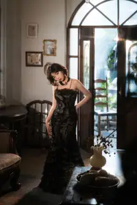 Yi Ming: Classic Elegance in Black Lace Dress - YiTuYu Art Language Vol.8835-14