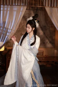 Ethereal Moonlight: Nan Qiao’s Captivating Mid-Autumn Fashion Editorial-25